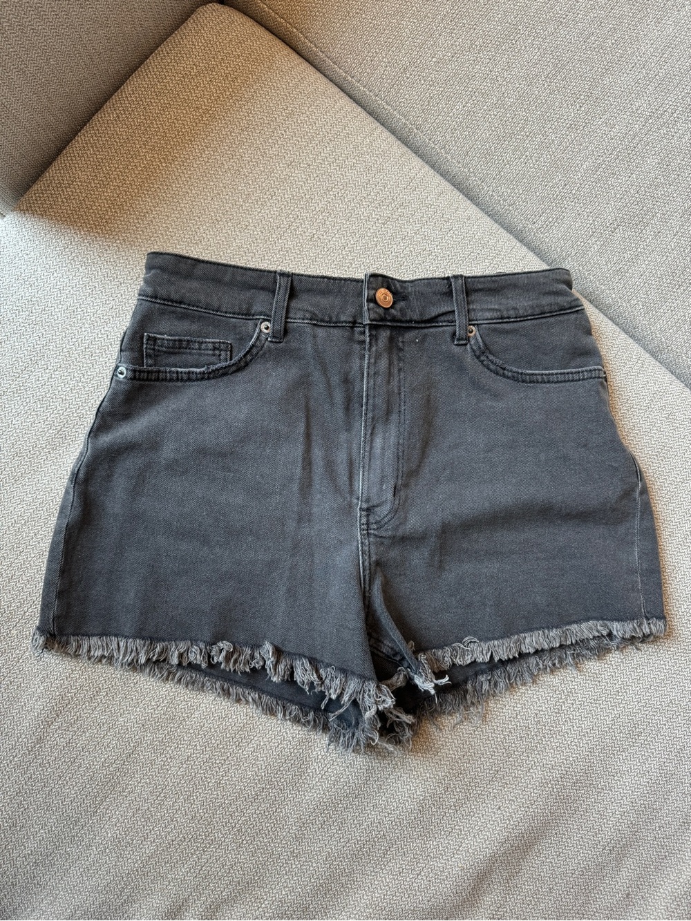 H&M Women's High-Rise Black Frayed Hem Denim Shorts